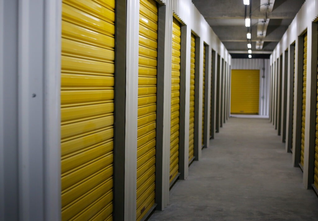 Interior de Minibodeguitas CU4TRO